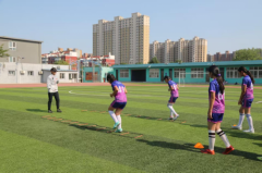 由加力前国家女足队长滕巍走进天通苑小学东小口学校